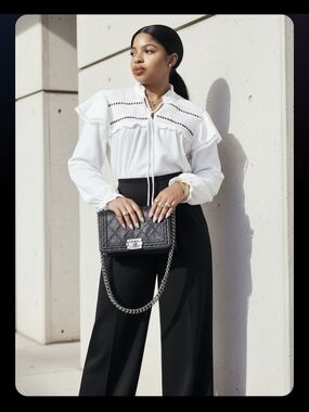 CHANEL Paris-Dallas Whipstich Cavia Leather Boy Bag Black-   Medium